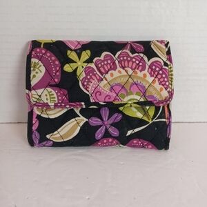 VERA BRADLEY Euro Wallet Small Trifold Pirouette Black Pink Floral Quilted‎